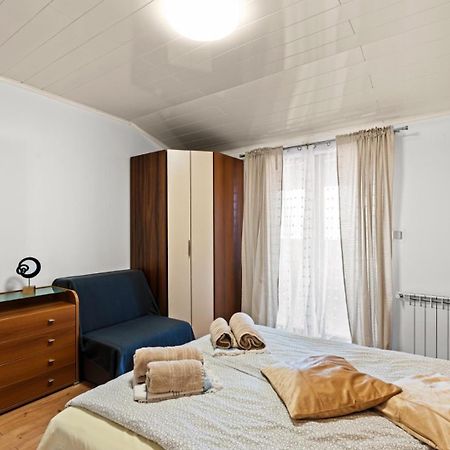 Sea View Apartments With Shared Pool Pomer Esterno foto