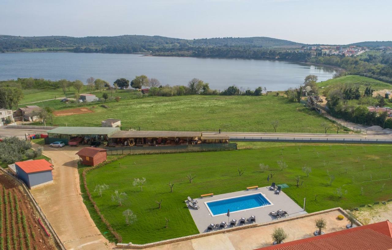 Sea View Apartments With Shared Pool Pomer Esterno foto